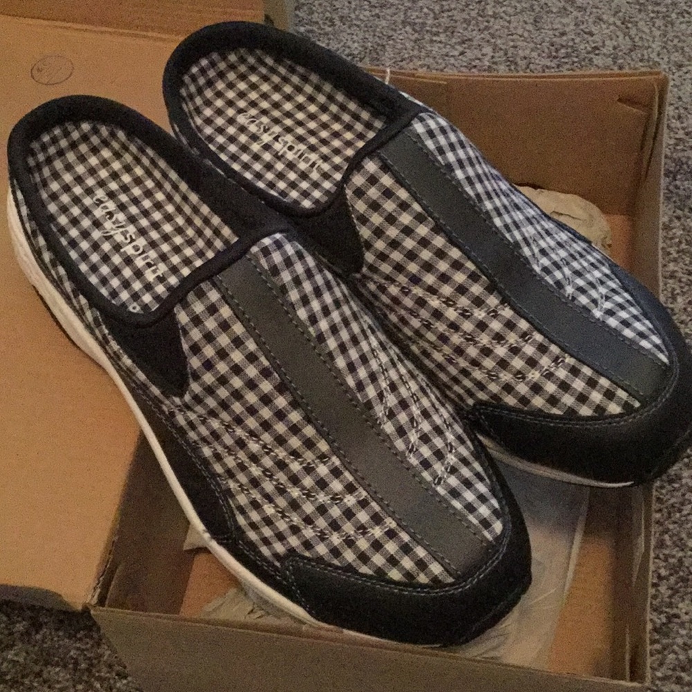 Easy Spirit Traveltime Gingham Sneaker NIB